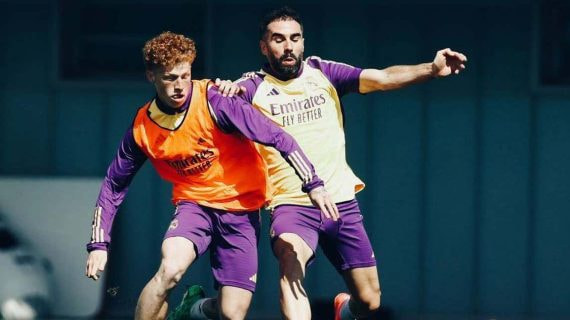 Jeremy de León supera a Carvajal en un entrenamiento reciente.