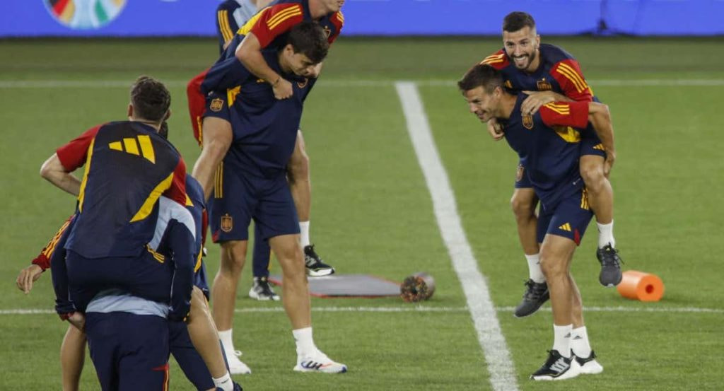 La Selección se entrena con zapatillas ante la ausencia de botas.
