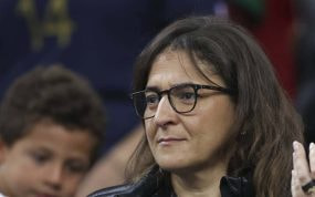 Fayza Lamari, en un partido de Francia en el Mundial.