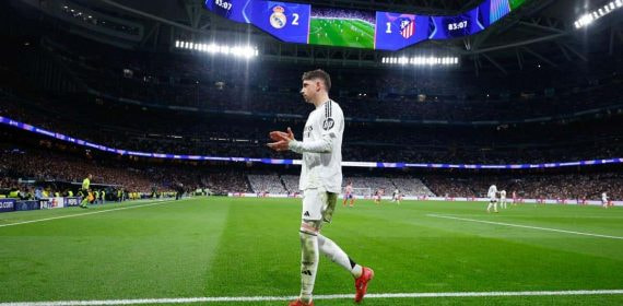 Valverde, tras ser sustituido en el derbi.