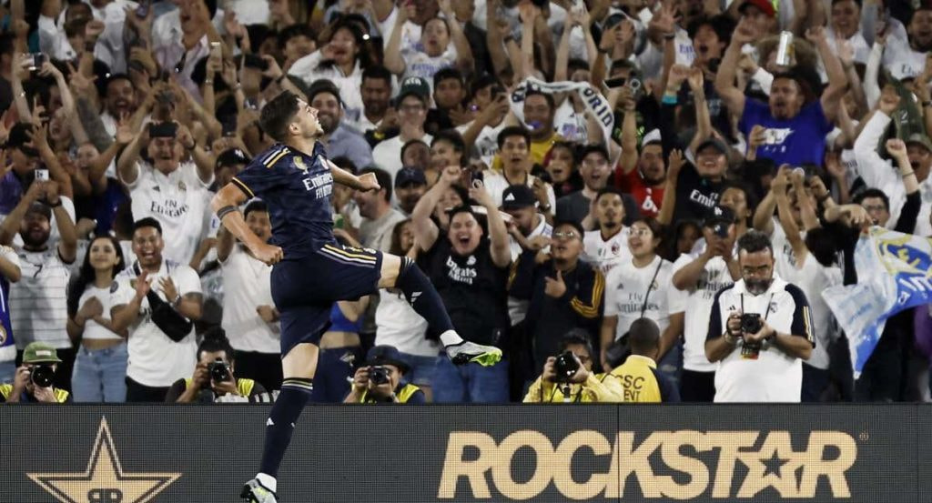 Valverde celebra su segundo gol en el partido ante el Milán.