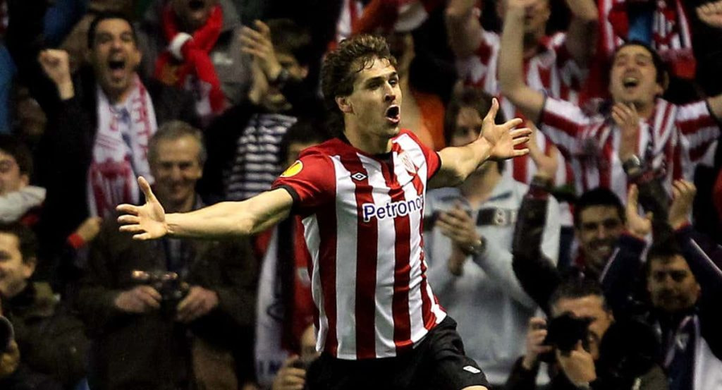 Fernando Llorente celebra un gol con el Athletic.