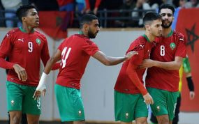 Khalid Bouzid, jugador de Industrias Santa Coloma, celebra un gol con la selección de Marruecos.