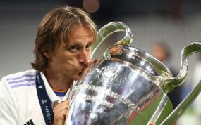 Luka Modric besando la Champions League.