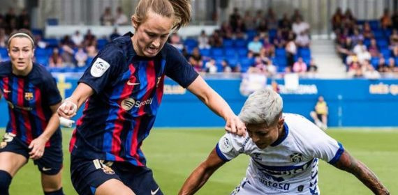 Imagen genérica de la Liga F, con el parche del patrocinador 'oficial' de la competición.