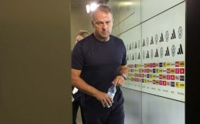 Flick al salir de una rueda de prensa con la selección alemana.
