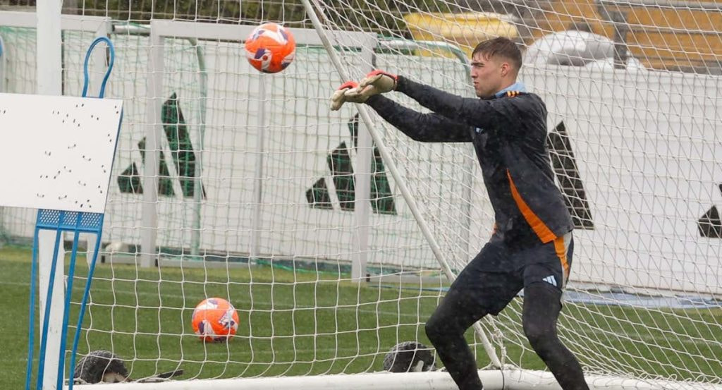 El portero del Real Madrid, Fran González, durante una sesión de entrenamiento.