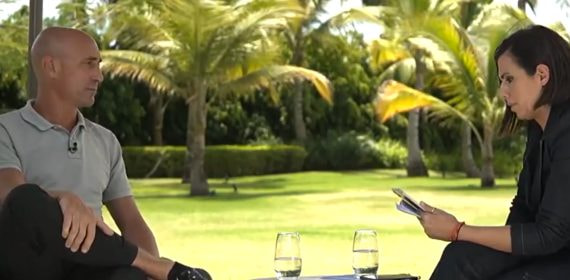Luis Rubiales en la entrevista con Ana Pastor.