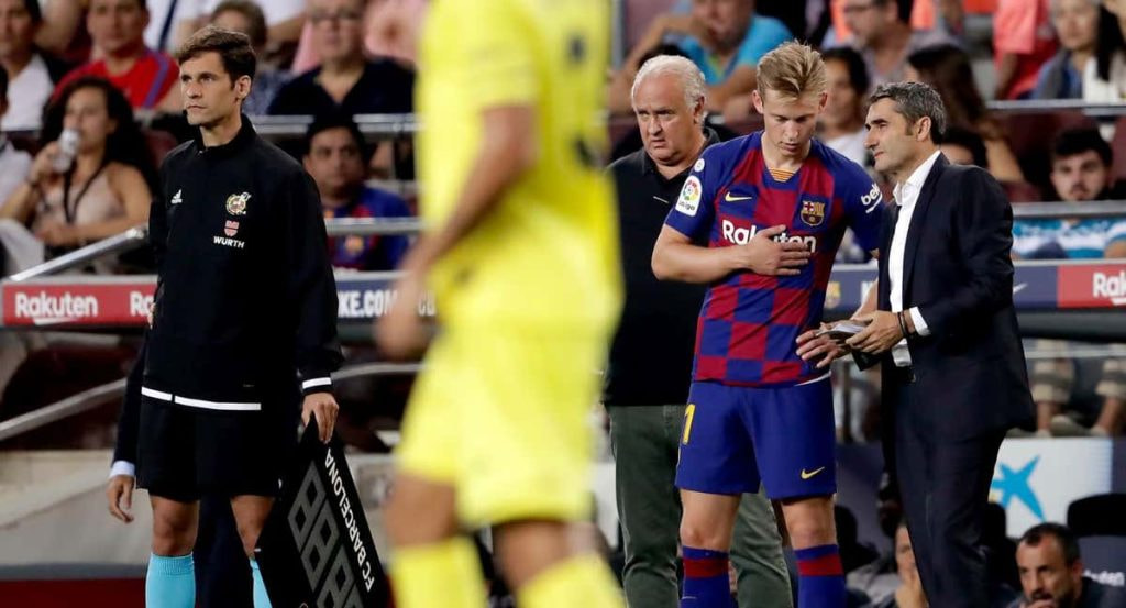 Frenkie de Jong charla con Valverde cuando coincidieron en el FC Barcelona.