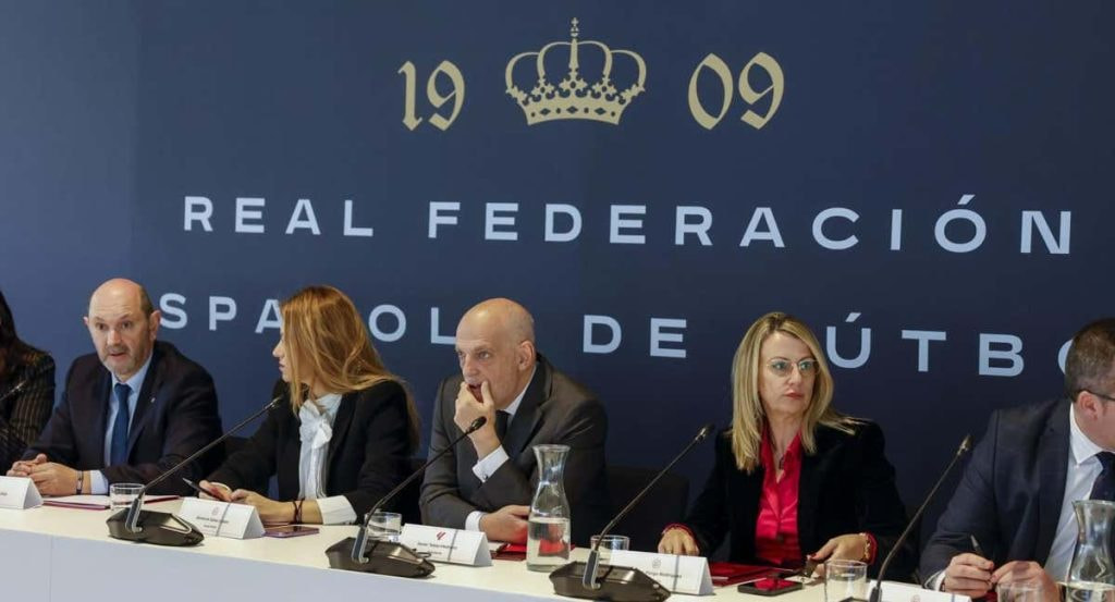 RFEF, LaLiga, clubes y CTA han estado reunidos en el Parque del Retiro.