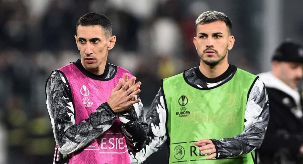 Paredes junto a Di Maria en el calentamiento previo al partido contra el Nantes de Europa League.