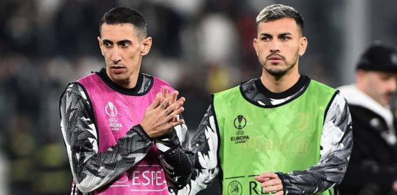 Paredes junto a Di Maria en el calentamiento previo al partido contra el Nantes de Europa League.