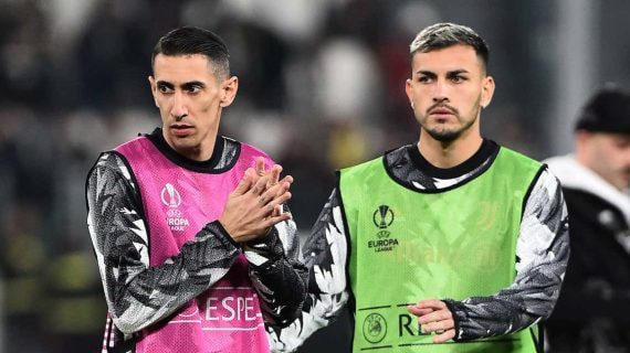 Paredes junto a Di Maria en el calentamiento previo al partido contra el Nantes de Europa League.