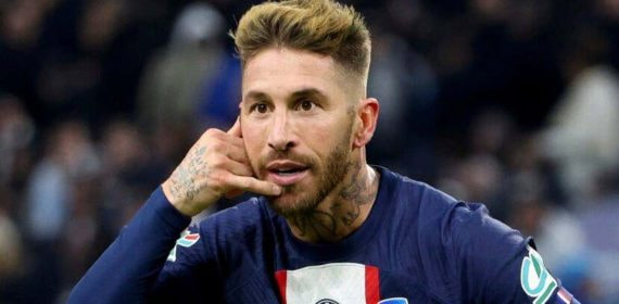 Sergio Ramos celebra un gol con el PSG.