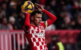 Arnau Martínez, en un partido con el Girona.