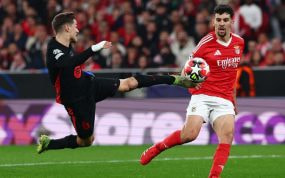 Gavi estuvo cerca de marcar ante el Benfica.