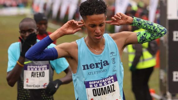 El atleta Ouassim Oumaiz, con la camiseta del Nerja Atletismo, en una carrera de cross