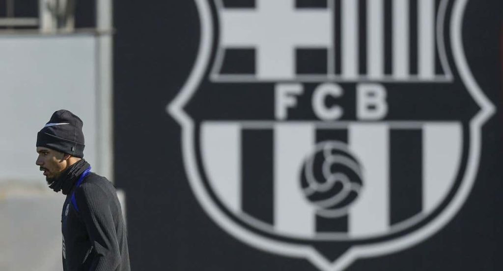 Ronald Araujo en el último entrenamiento del FC Barcelona.