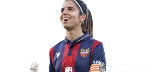 Alba Redondo, con el Levante.