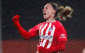 Eva Navarro celebra un gol con el Atlético de Madrid.