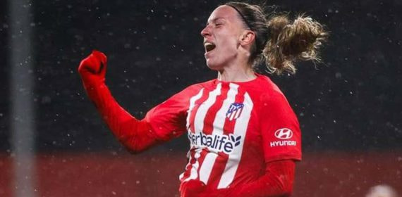 Eva Navarro celebra un gol con el Atlético de Madrid.