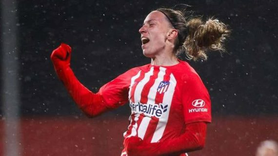 Eva Navarro celebra un gol con el Atlético de Madrid.