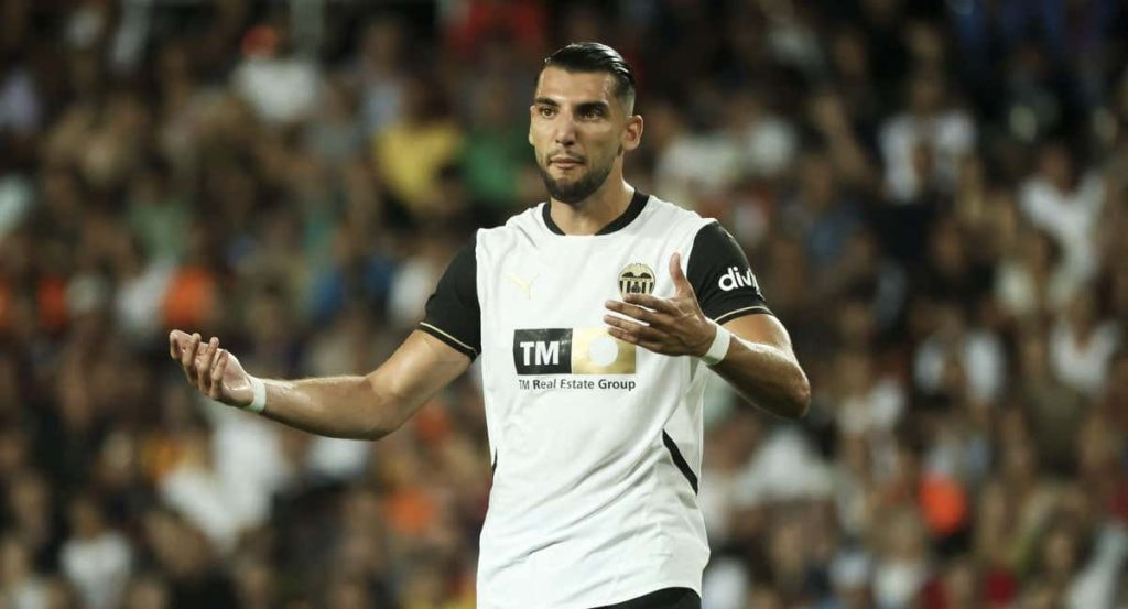 Rafa Mir, en el último partido del Valencia ante el Villarreal.