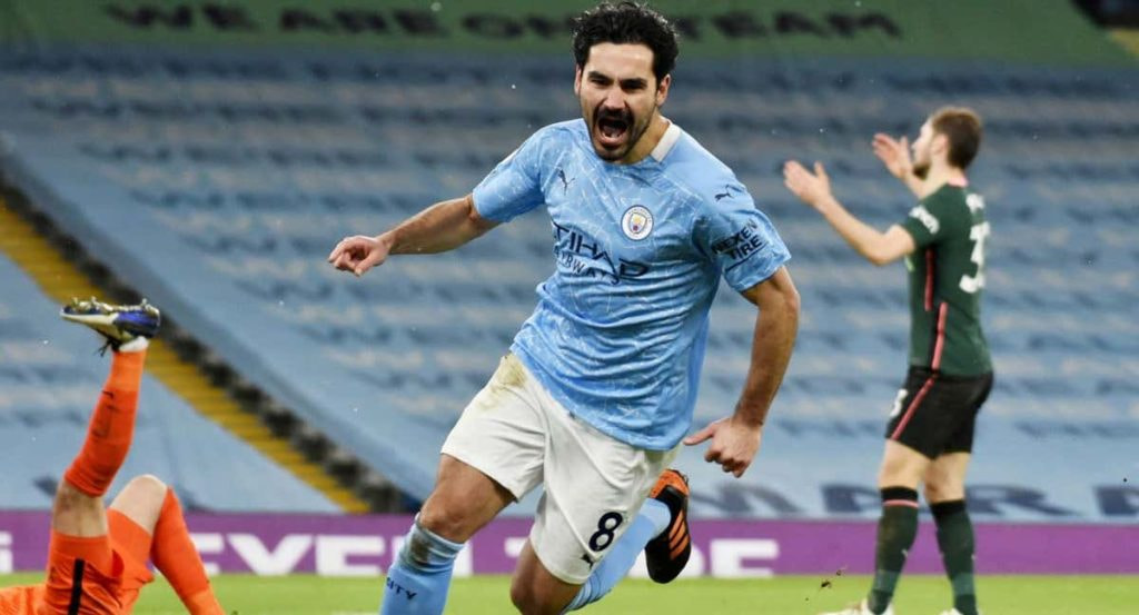Gundogan celebra un gol con el City
