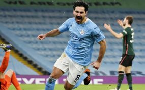 Gundogan celebra un gol con el City