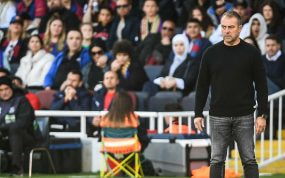 Hansi Flick durante el partido contra el Girona.