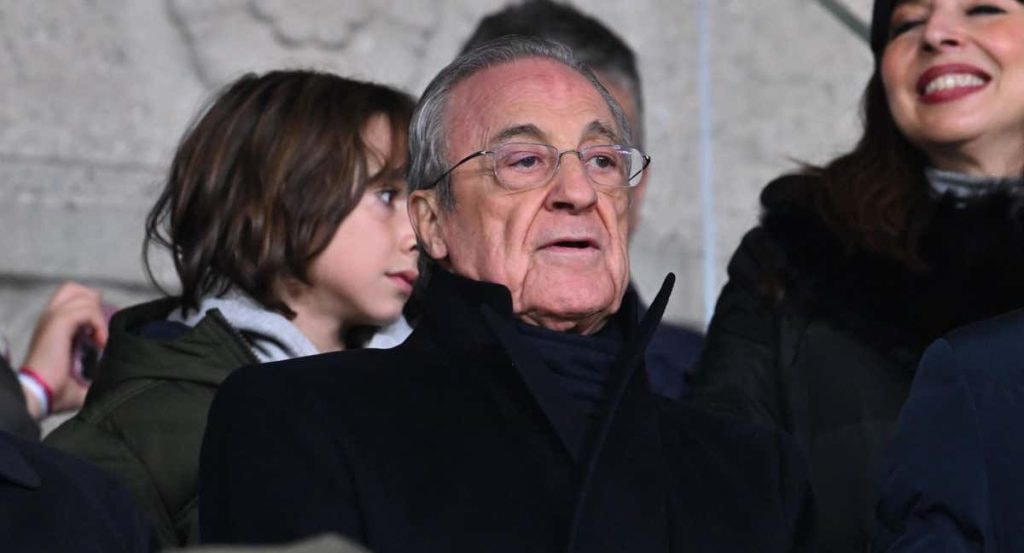 Florentino Pérez, en el palco durante el Atalanta-Real Madrid.