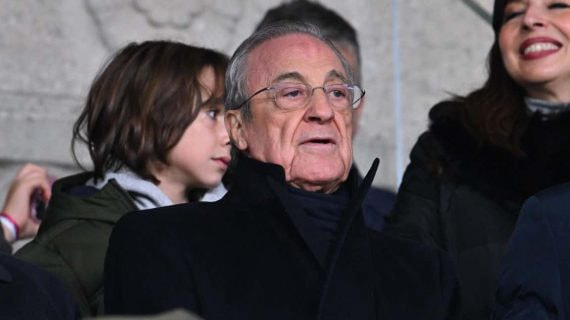 Florentino Pérez, en el palco durante el Atalanta-Real Madrid.