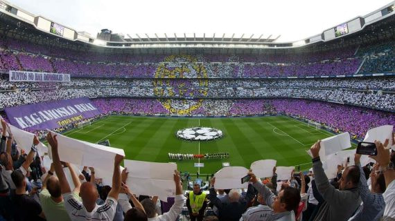 Las gradas del Bernabéu durante un partido de Champions.