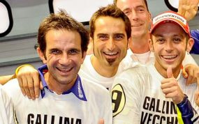 Davide Brivio y Valentino Rossi en la celebración de su noveno título.