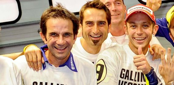 Davide Brivio y Valentino Rossi en la celebración de su noveno título.