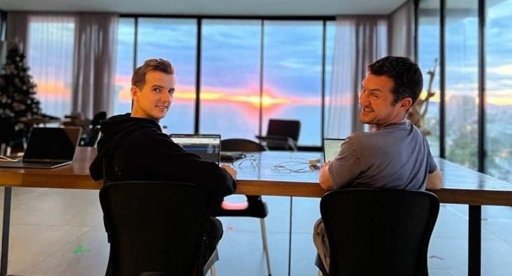 De izquierda a derecha: Duncan McMath, director del documental, y Marc Guillén, productor ejecutivo.