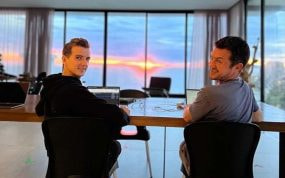 De izquierda a derecha: Duncan McMath, director del documental, y Marc Guillén, productor ejecutivo.