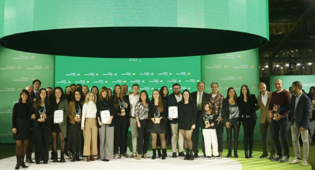 La foto de familia, con todos los ganadores de los Premios Supera 2023.