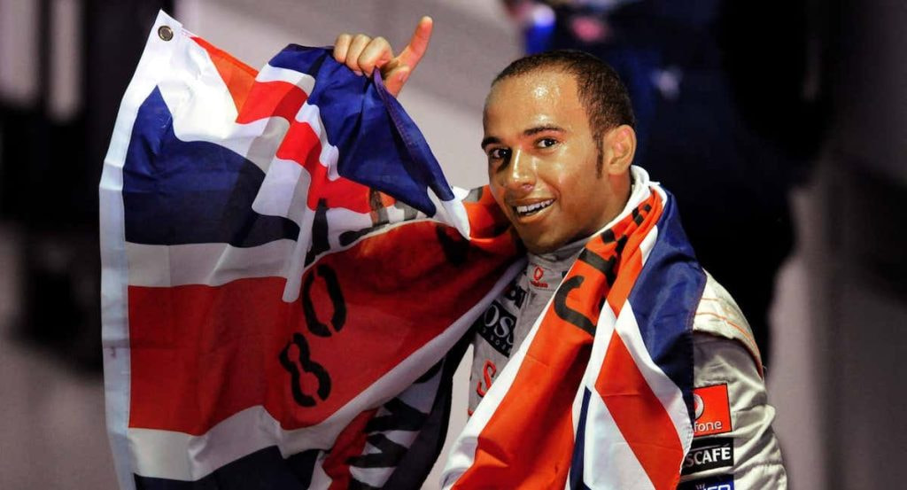Lewis Hamilton, en 2008, celebrando el título de campeón del mundo.