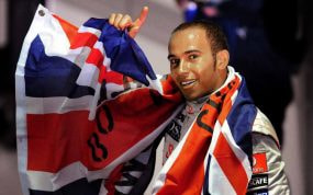 Lewis Hamilton, en 2008, celebrando el título de campeón del mundo.