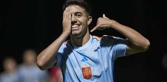 Ilias celebra su gol ante Malta en el parón de septiembre.