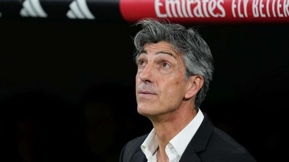 Imanol Alguacil mira al cielo como pidiendo un milagro que no llegó.