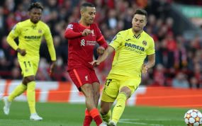 Thiago Alcántara y su futuro parecen lejos de Liverpool.