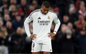 Kylian Mbappé, durante la derrota el Real Madrid en Anfield.