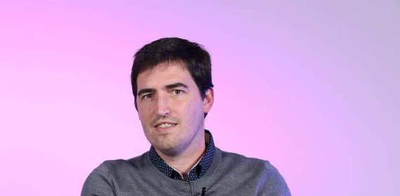 Andoni Iraola durante la charla