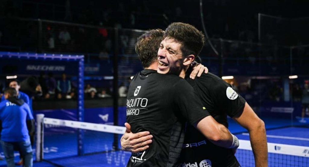 Paquito Navarro y Juan Tello después de ganar en México.