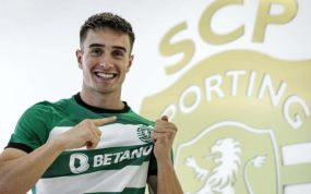 Iván Fresneda tras firmar por el Sporting.