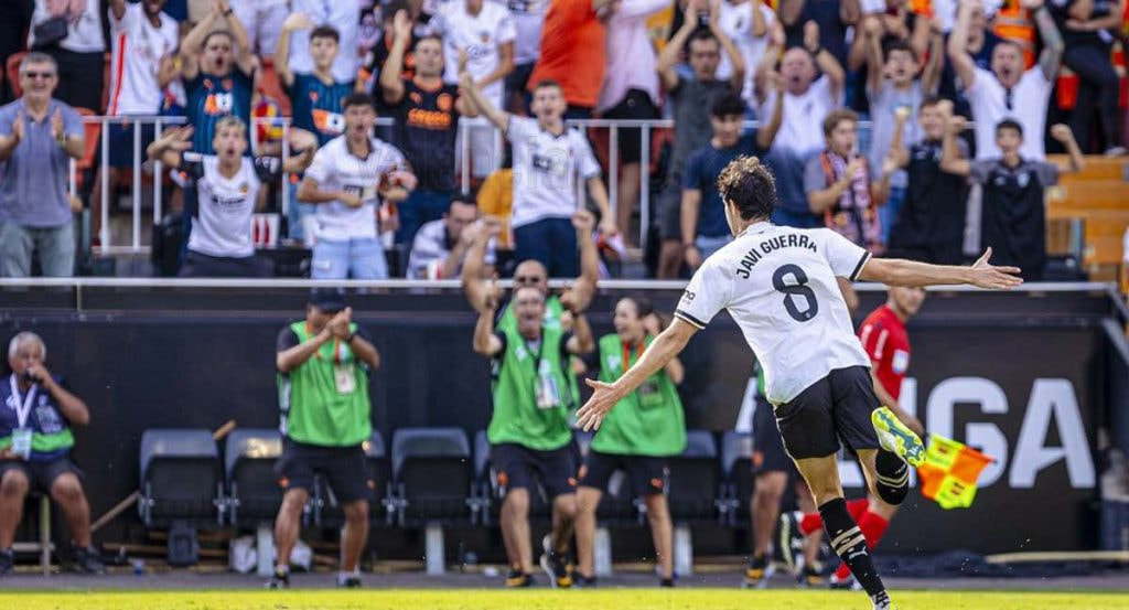 Javi Guerra tras su gol al Atleti.