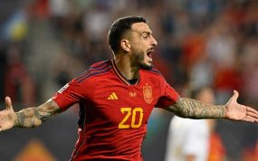 Joselu, en un partido con España.