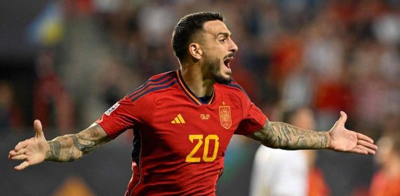 Joselu, en un partido con España.